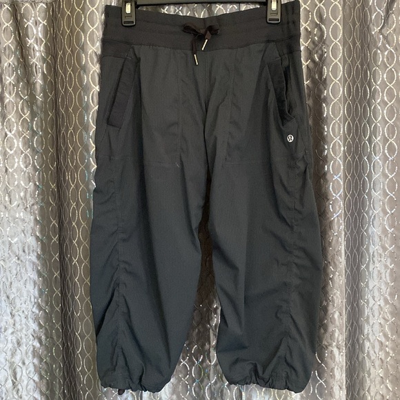 lululemon athletica Pants - Lululemon Charcoal Studio Crop Active Lightweight Stretch Pants w/Drawstrings 6